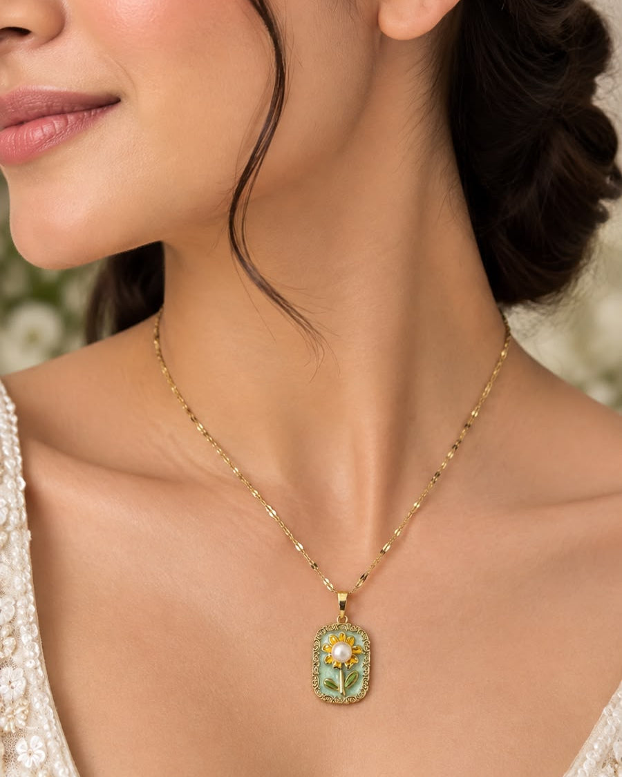 Enamel Necklace 01